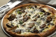 3WesterlyBarAndGrill_BlackTrufflePizza_17