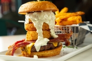 BrownstonePancakeFactory_BrownstownSupremeBurger_01